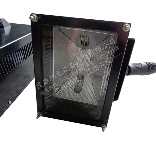 ����UV��